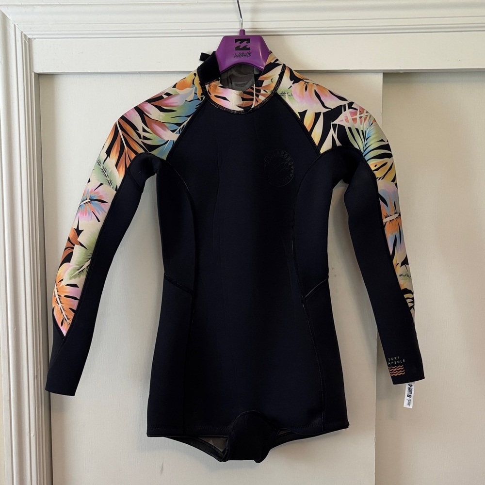 Billabong Black Long-Sleeve Spring Suit with Pastel Floral Sleeves